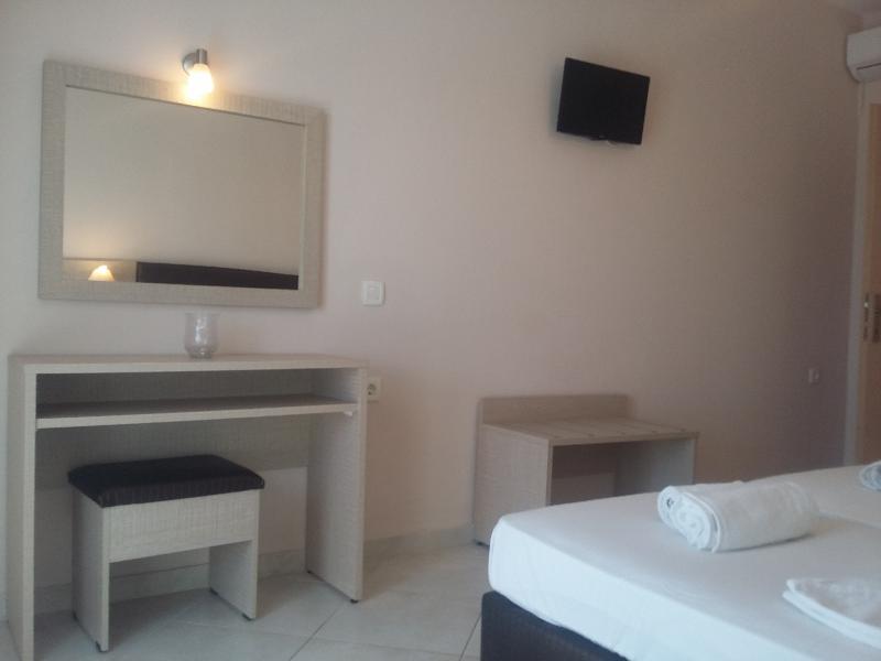Yakinthos Hotel Zakynthos Island Екстериор снимка